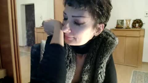 Snapshot of bebacksooon chatting on 11-30-25, 03:27 Raluca online show from 11-30-25, 03:27