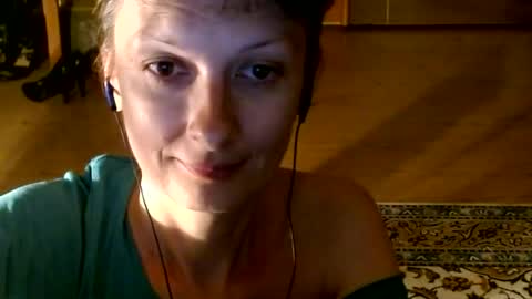 Snapshot of bebacksooon chatting on 06-11-26, 08:40 Raluca online show from 06-11-26, 08:40