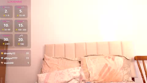 Jennifer online show from 02-08-25, 01:32