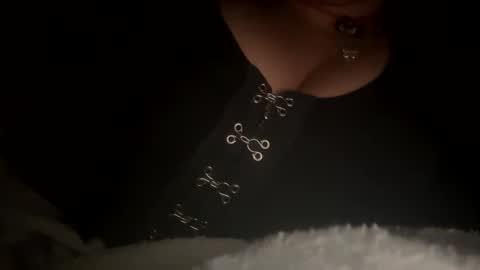 Snapshot of bebesitaa21 chatting on 01-14-25, 04:25 Angelique online show from 01-14-25, 04:25