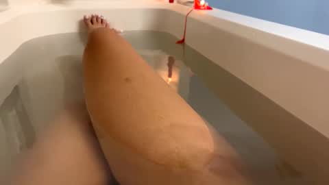 Snapshot of bebesitaa21 chatting on 02-02-25, 10:13 Angelique online show from 02-02-25, 10:13