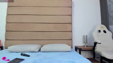 beca online show from 11-22-25, 11:53