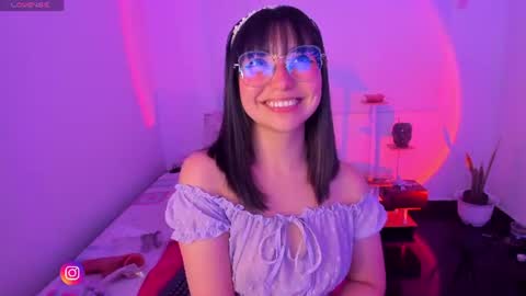 Snapshot of becca_be_ chatting on 06-12-26, 05:17 Becca is here online show from 06-12-26, 05:17