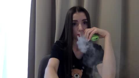 Snapshot of becca_heart chatting on 02-06-25, 01:43 becca heart online show from 02-06-25, 01:43