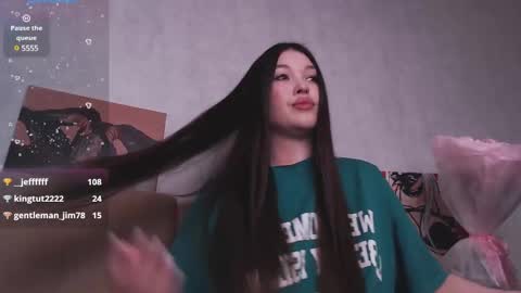 Snapshot of beccahert chatting on 02-23-25, 05:23 BeccaHert online show from 02-23-25, 05:23