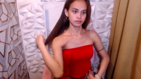 Snapshot of beccamiller22 chatting on 11-17-25, 11:54 becca online show from 11-17-25, 11:54