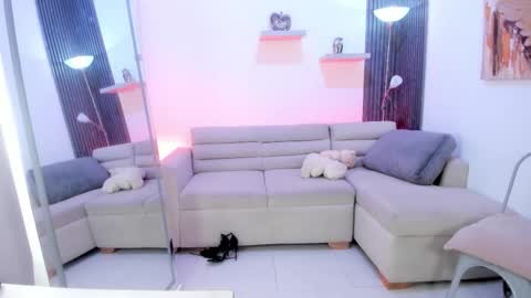 Victoria  online show from 03-05-26, 10:55