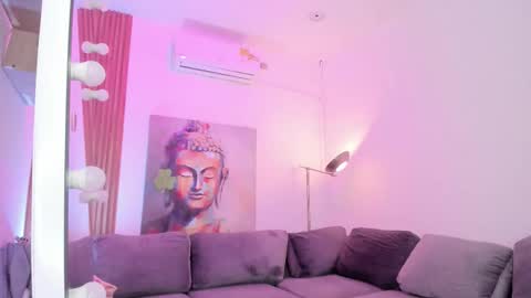 Victoria  online show from 03-23-26, 11:58