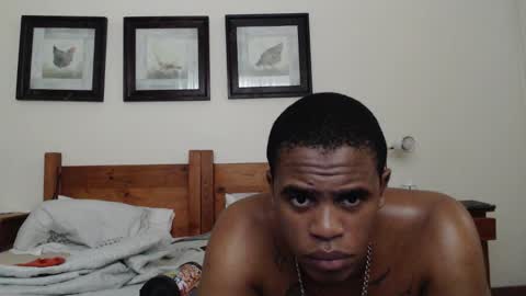 Snapshot of bedroom_gangster chatting on 10-19-25, 09:43 Frank online show from 10-19-25, 09:43