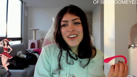 Snapshot of bedroomeyess chatting on 12-18-24, 10:46 Amber UwU IM MOVING AND IS CRAZY ILL BE BACK VERY SOON 3 MISS YA ALREADY online show from 12-18-24, 10:46