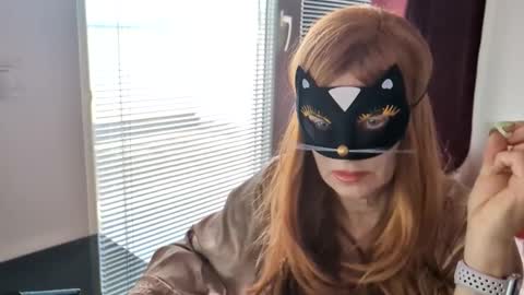 Beebow online show from 04-26-26, 04:26