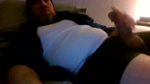 Snapshot of beekstar chatting on 12-14-25, 03:01 beekstar online show from 12-14-25, 03:01