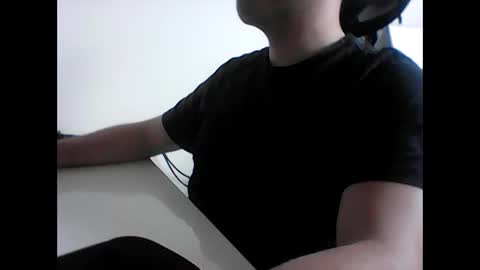 Snapshot of beenee3 chatting on 05-15-26, 06:20 beenee3 online show from 05-15-26, 06:20