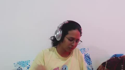 Snapshot of beentage chatting on 03-10-25, 06:01 Alex online show from 03-10-25, 06:01