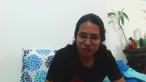 Snapshot of beentage chatting on 10-28-25, 04:49 Alex online show from 10-28-25, 04:49