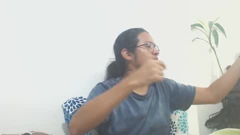 Snapshot of beentage chatting on 11-11-25, 07:19 Alex online show from 11-11-25, 07:19