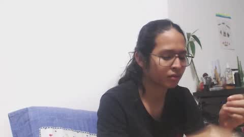 Snapshot of beentage chatting on 11-19-25, 05:07 Alex online show from 11-19-25, 05:07