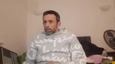 Snapshot of begbestuk chatting on 11-28-25, 05:21 begbestuk online show from 11-28-25, 05:21