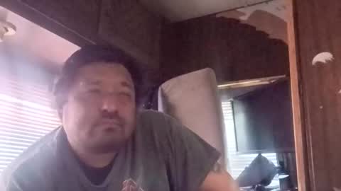 Snapshot of beheadedleo chatting on 05-10-26, 04:01 Leo online show from 05-10-26, 04:01