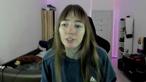 Lisa online show from 10-20-25, 02:06