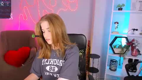 Snapshot of bekky_blue chatting on 07-21-26, 12:29 Bekky online show from 07-21-26, 12:29