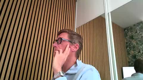 Snapshot of belami_france chatting on 09-29-25, 09:36 SexFriendFrance online show from 09-29-25, 09:36