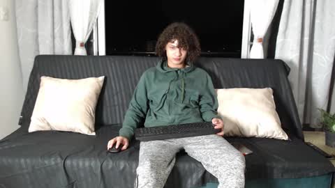 Snapshot of belamiramil chatting on 01-17-25, 04:17 independent model online show from 01-17-25, 04:17