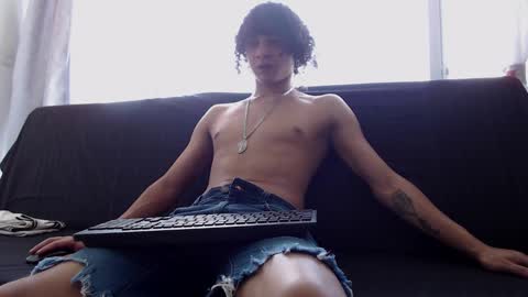 Snapshot of belamiramil chatting on 01-19-25, 06:00 independent model online show from 01-19-25, 06:00