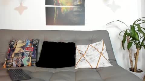 Snapshot of belamiramil chatting on 02-28-25, 01:05 independent model online show from 02-28-25, 01:05