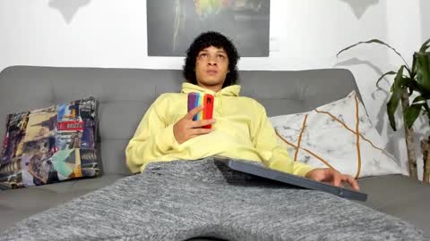 Snapshot of belamiramil chatting on 03-04-25, 10:46 independent model online show from 03-04-25, 10:46