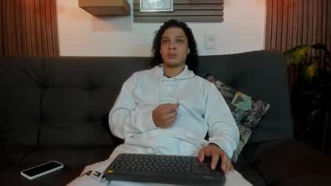 Snapshot of belamiramil chatting on 10-10-25, 02:49 independent model online show from 10-10-25, 02:49