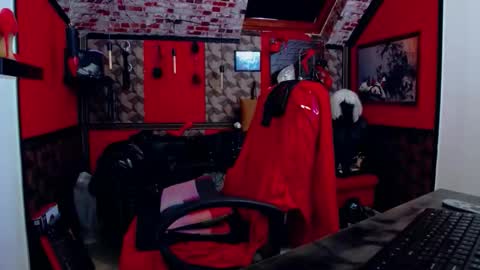 Snapshot of belatrixdomme chatting on 12-19-25, 07:04 BelatrixDomme online show from 12-19-25, 07:04