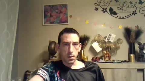 Snapshot of belgianboy33 chatting on 12-02-24, 05:37 Dreamcock online show from 12-02-24, 05:37
