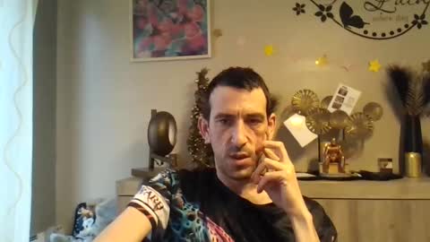 Snapshot of belgianboy33 chatting on 12-04-24, 08:34 Dreamcock online show from 12-04-24, 08:34