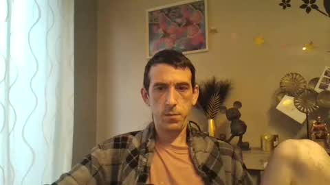Snapshot of belgianboy33 chatting on 01-12-25, 08:36 Dreamcock online show from 01-12-25, 08:36