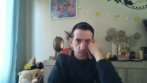 Snapshot of belgianboy33 chatting on 03-10-25, 09:43 Dreamcock online show from 03-10-25, 09:43