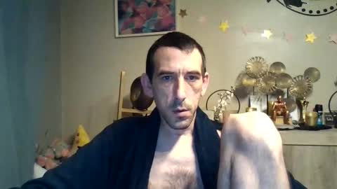 Snapshot of belgianboy33 chatting on 09-14-25, 05:17 Dreamcock online show from 09-14-25, 05:17