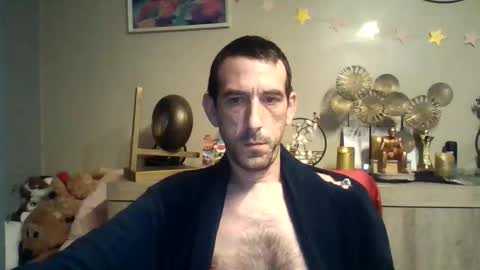 Snapshot of belgianboy33 chatting on 09-21-25, 03:08 Dreamcock online show from 09-21-25, 03:08