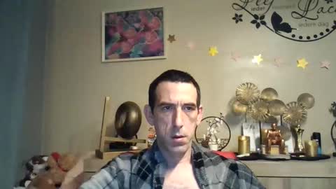 Snapshot of belgianboy33 chatting on 09-23-25, 04:04 Dreamcock online show from 09-23-25, 04:04