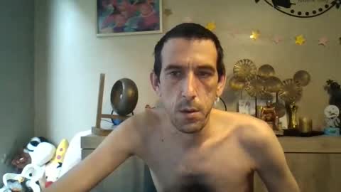 Snapshot of belgianboy33 chatting on 09-26-25, 07:56 Dreamcock online show from 09-26-25, 07:56