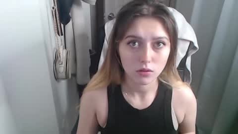 Snapshot of belindaacosta chatting on 12-03-24, 03:33 Belinda online show from 12-03-24, 03:33