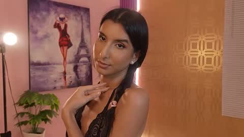 Snapshot of bella19__ chatting on 11-26-25, 11:06 bella19 online show from 11-26-25, 11:06