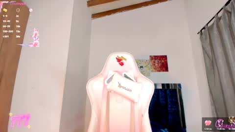 Snapshot of bella668018 chatting on 06-10-26, 06:45 bella668018 online show from 06-10-26, 06:45