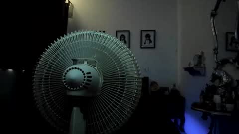 Snapshot of bella_38 chatting on 10-12-25, 08:08 isabella online show from 10-12-25, 08:08