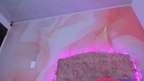 Snapshot of bella__sweets chatting on 01-27-25, 06:52 Melanie online show from 01-27-25, 06:52