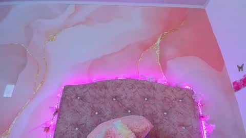 Snapshot of bella__sweets chatting on 01-27-25, 09:55 Melanie online show from 01-27-25, 09:55