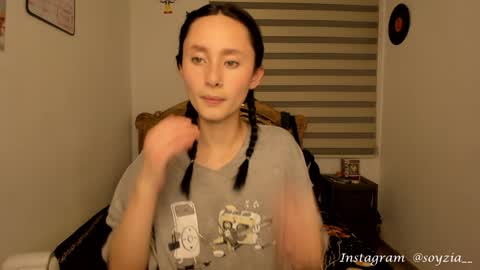 Snapshot of bella__w chatting on 12-03-24, 04:03 Zia online show from 12-03-24, 04:03