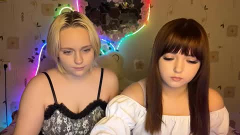bella_and_alice online show from 10-10-25, 02:05
