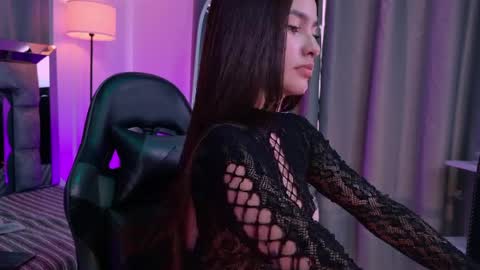 Bella  online show from 04-11-26, 09:52