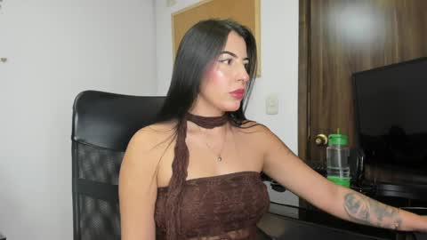 Snapshot of bella_es chatting on 04-30-26, 04:19 Onlyfans isa bella 23 online show from 04-30-26, 04:19